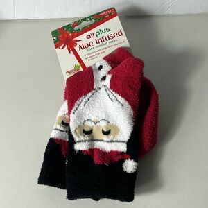 Airplus Aloe Infused Warm Fuzzy Christmas Socks Red/Black Women’s 5-11